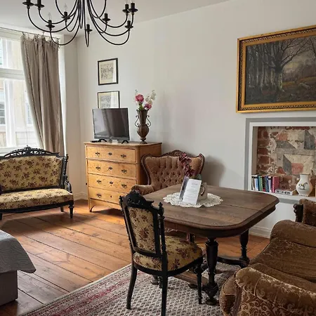 1 Bedroom Beautiful In *